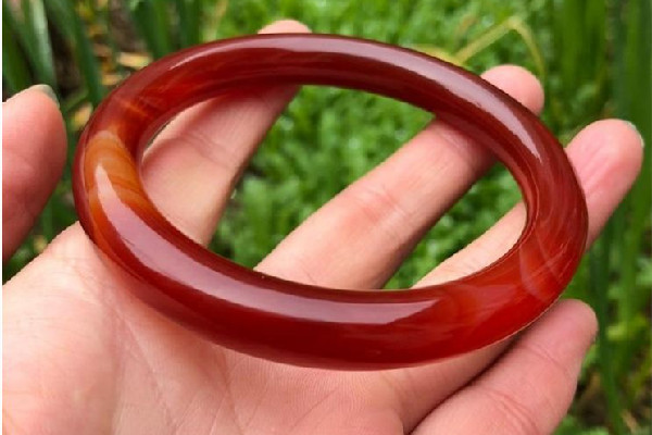 瑪瑙手鐲什么顏色的貴 瑪瑙手鐲買什么顏色最好 瑪瑙手鐲什么顏色的貴 瑪瑙手鐲買什么顏色最好