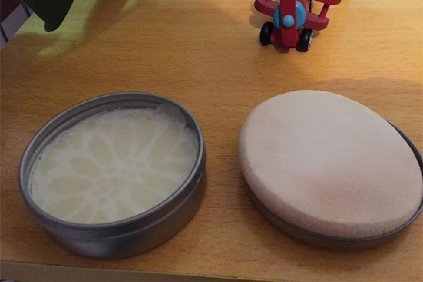 豬油膏用在化妝的哪個(gè)步驟 豬油膏用在防曬前還是后 豬油膏用在化妝的哪個(gè)步驟 豬油膏用在防曬前還是后