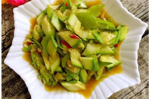 西葫蘆是什么季節(jié)的蔬菜 西葫蘆可以隔夜吃嗎 西葫蘆是什么季節(jié)的蔬菜 西葫蘆可以隔夜吃嗎