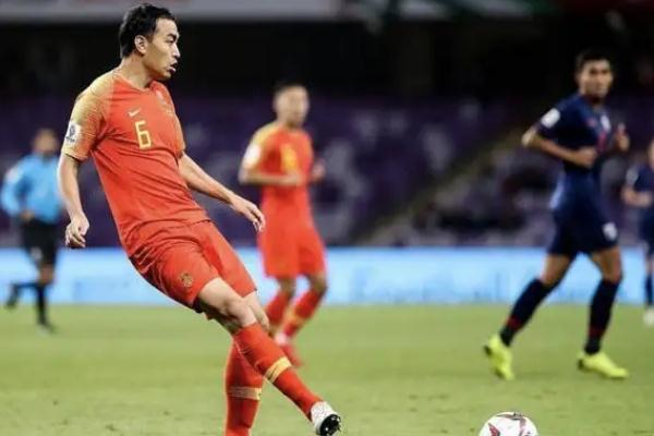 馮瀟霆:足球人不是不能接受批評 足球運(yùn)動員為什么工資那么高 馮瀟霆:足球人不是不能接受批評 足球運(yùn)動員為什么工資那么高