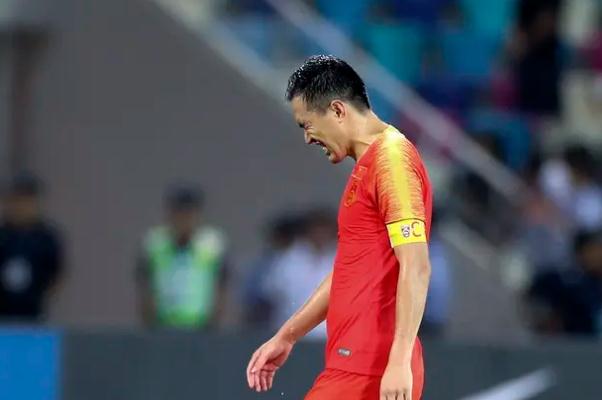 馮瀟霆:足球人不是不能接受批評 足球運(yùn)動員為什么工資那么高 馮瀟霆:足球人不是不能接受批評 足球運(yùn)動員為什么工資那么高