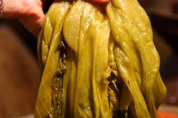 酸菜用涼水投好還是熱水投好 酸菜用開水燙的方法 酸菜用涼水投好還是熱水投好 酸菜用開水燙的方法