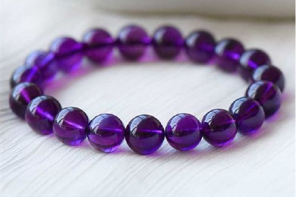 紫水晶長(zhǎng)期佩戴有什么變化 紫水晶會(huì)越戴越紫嗎