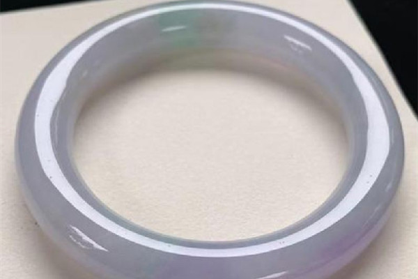 翡翠手鐲用什么油保養(yǎng) 翡翠手鐲多久保養(yǎng)一次 翡翠手鐲用什么油保養(yǎng) 翡翠手鐲多久保養(yǎng)一次