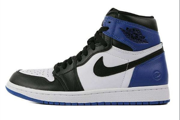 aj買(mǎi)大一碼還是小一碼 aj的鞋碼和普通鞋碼一樣大嗎