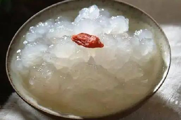 雪蛤?yàn)槭裁词前咨?雪蛤變質(zhì)是什么樣 雪蛤?yàn)槭裁词前咨?雪蛤變質(zhì)是什么樣