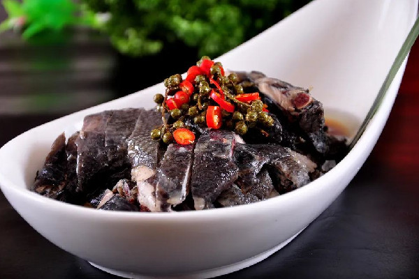 烏雞湯有點(diǎn)苦怎么回事 烏雞湯苦的還能喝嗎 烏雞湯有點(diǎn)苦怎么回事 烏雞湯苦的還能喝嗎