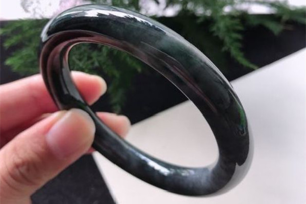 烏雞手鐲什么價位 烏雞手鐲是什么