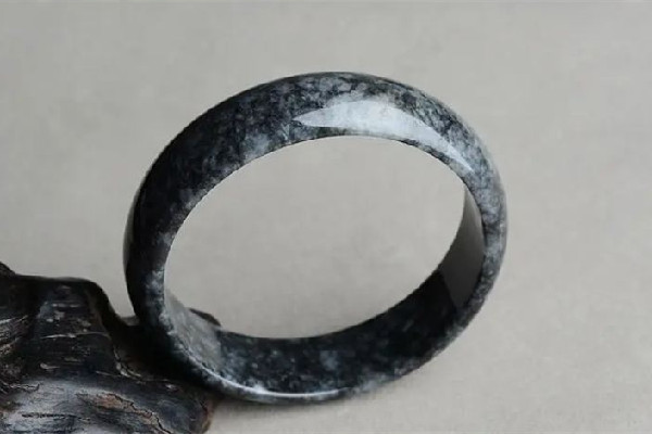 烏雞手鐲好不好 烏雞手鐲辟邪是真的嗎