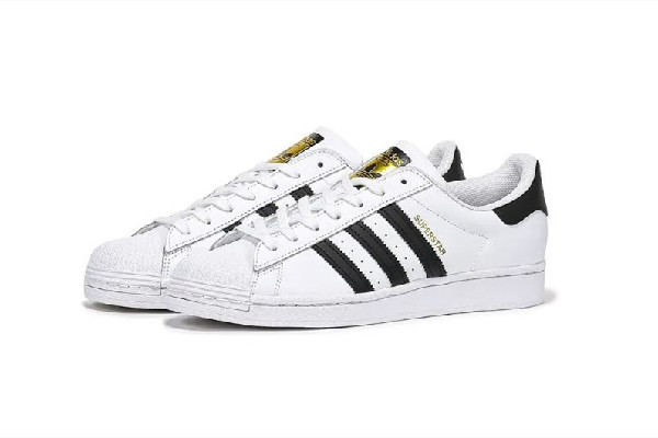 阿迪達(dá)斯鞋子真假驗(yàn)證方法 阿迪達(dá)斯鞋子有溢膠是真的嗎