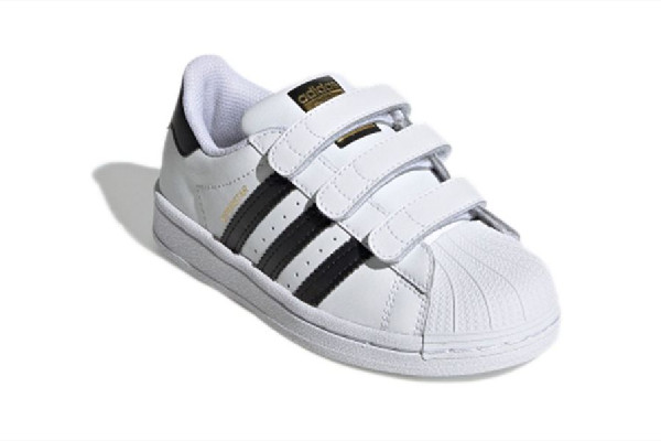 阿迪達(dá)斯小白鞋變黃怎么辦 阿迪達(dá)斯小白鞋用水洗會(huì)洗壞嗎 阿迪達(dá)斯小白鞋變黃怎么辦 阿迪達(dá)斯小白鞋用水洗會(huì)洗壞嗎