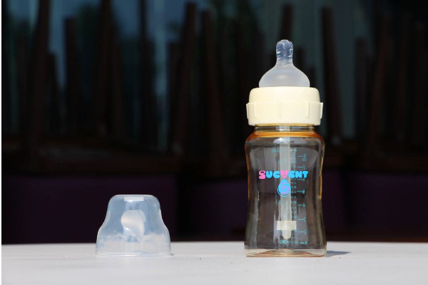 國(guó)內(nèi)奶瓶排行榜10強(qiáng) 奶瓶什么材質(zhì)的最好最安全 國(guó)內(nèi)奶瓶排行榜10強(qiáng) 奶瓶什么材質(zhì)的最好最安全