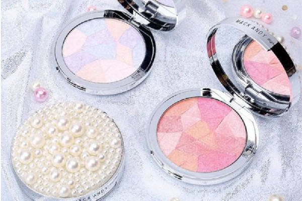高光粉餅碎了怎么修復 高光粉餅碎了還能用嗎 高光粉餅碎了怎么修復 高光粉餅碎了還能用嗎