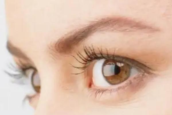 開眼角可以改善倒睫嗎 開眼角手術(shù)的安全性