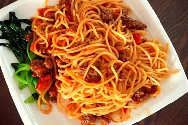 意面和普通面條哪個(gè)更減肥 意面和面條的熱量哪個(gè)大