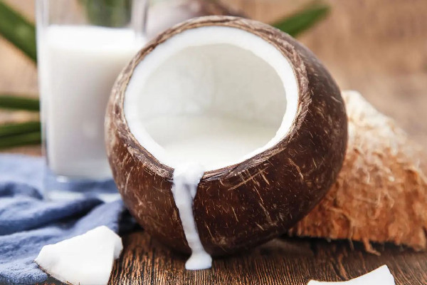 椰青打開(kāi)后可以放多久 椰青打開(kāi)后能隔夜嗎 椰青打開(kāi)后可以放多久 椰青打開(kāi)后能隔夜嗎