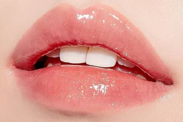 漂唇和紋唇哪個(gè)效果好 漂唇市場(chǎng)價(jià)一般多少錢(qián)