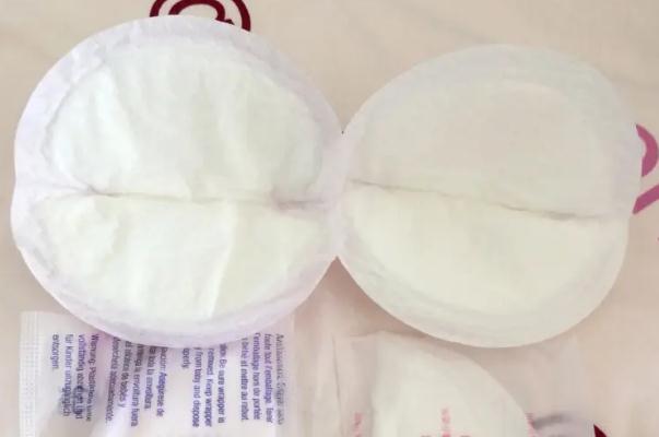 溢乳墊有必要買嗎能用多少 溢乳墊對寶寶吃奶有害嗎 溢乳墊有必要買嗎能用多少 溢乳墊對寶寶吃奶有害嗎