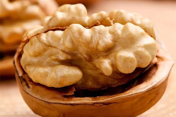 紙皮核桃有營養(yǎng)嗎 紙皮核桃的功效與作用 紙皮核桃有營養(yǎng)嗎 紙皮核桃的功效與作用