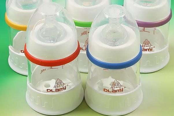 儲奶瓶的奶可以分次倒出嗎 儲奶瓶玻璃的好還是PP的好 儲奶瓶的奶可以分次倒出嗎 儲奶瓶玻璃的好還是PP的好