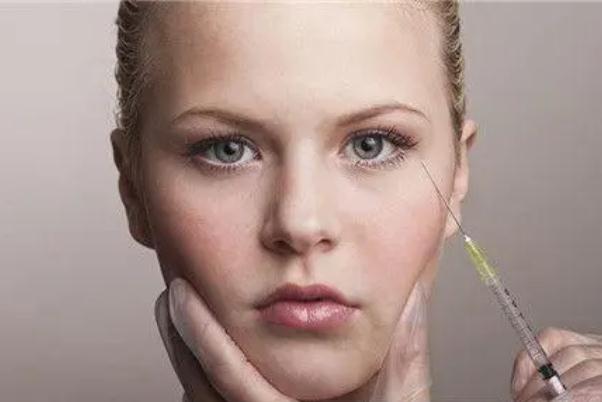 溶脂針會(huì)導(dǎo)致皮膚松弛嗎 溶脂針會(huì)影響月經(jīng)嗎 溶脂針會(huì)導(dǎo)致皮膚松弛嗎 溶脂針會(huì)影響月經(jīng)嗎