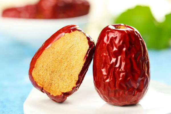 紅棗泡水一次放多少粒 紅棗泡水要不要切開 紅棗泡水一次放多少粒 紅棗泡水要不要切開