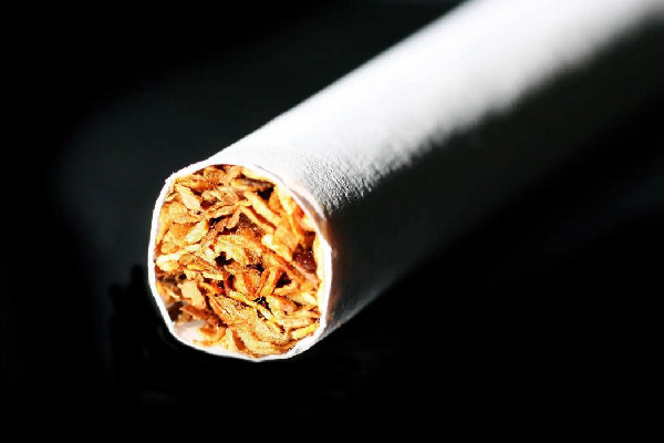 香煙有點黃斑還能抽嗎 香煙抽多了怎么清肺