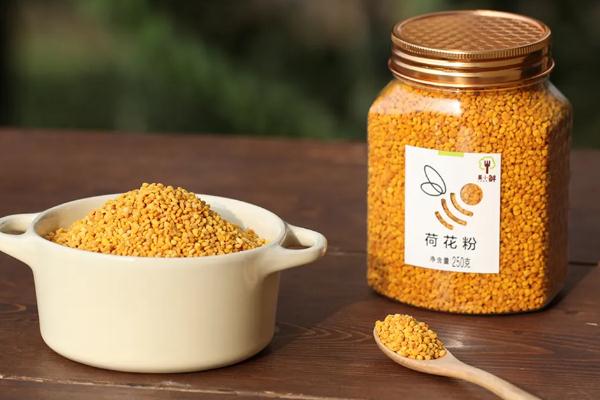 荷花粉是怎么產(chǎn)生的 荷花粉是什么味道 荷花粉是怎么產(chǎn)生的 荷花粉是什么味道