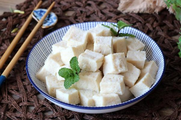 凍豆腐為什么會(huì)有許多小孔 凍豆腐為什么會(huì)變色