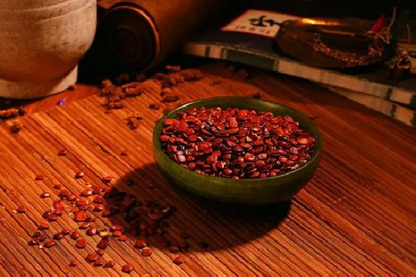 酸棗仁可以天天泡水喝嗎 酸棗仁多久吃一次為好 酸棗仁可以天天泡水喝嗎 酸棗仁多久吃一次為好