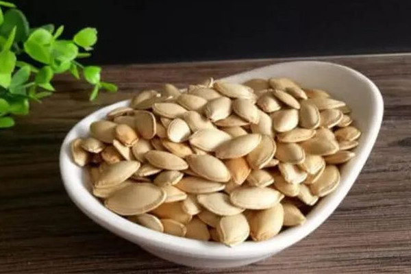 南瓜子吃了會(huì)不會(huì)長胖 南瓜子的熱量高嗎 南瓜子吃了會(huì)不會(huì)長胖 南瓜子的熱量高嗎