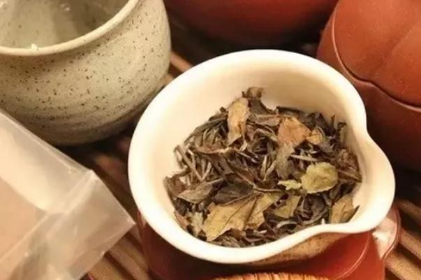 老白茶會(huì)影響睡眠嗎 老白茶會(huì)上火嗎 老白茶會(huì)影響睡眠嗎 老白茶會(huì)上火嗎