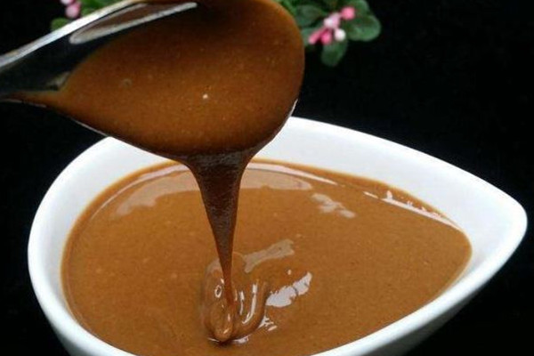 芝麻醬和花生醬有什么區(qū)別 芝麻醬和花生醬哪個(gè)熱量高