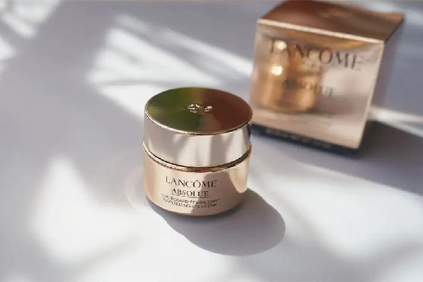 蘭蔻菁純眼霜對眼袋有用嗎 蘭蔻菁純眼霜會導(dǎo)致長脂肪粒嗎