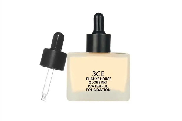 3ce粉底液怎么辨別真假 3ce粉底液有酒精嗎 3ce粉底液怎么辨別真假 3ce粉底液有酒精嗎