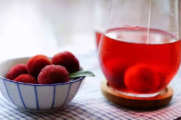 楊梅酒的功效和作用 楊梅酒對(duì)胃好不好