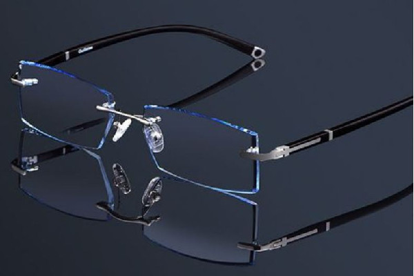 無框眼鏡可以配多大度數(shù) 無框眼鏡會(huì)影響視力嗎 無框眼鏡可以配多大度數(shù) 無框眼鏡會(huì)影響視力嗎