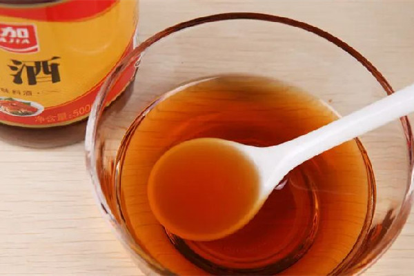 料酒什么時(shí)候放最合適 料酒什么菜都可以放嗎 料酒什么時(shí)候放最合適 料酒什么菜都可以放嗎