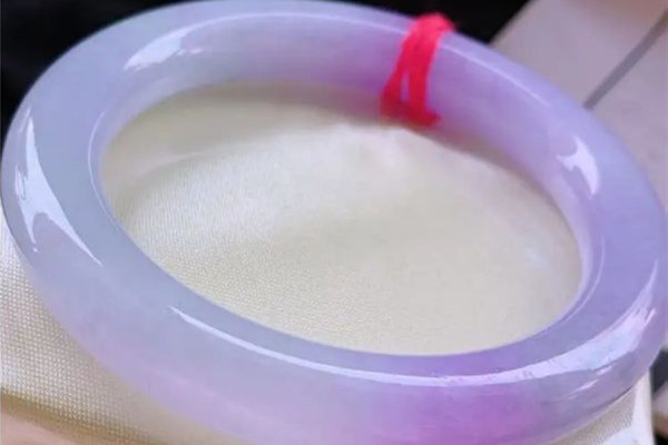 紫羅蘭手鐲多少錢(qián)一個(gè) 紫羅蘭手鐲有收藏價(jià)值嗎