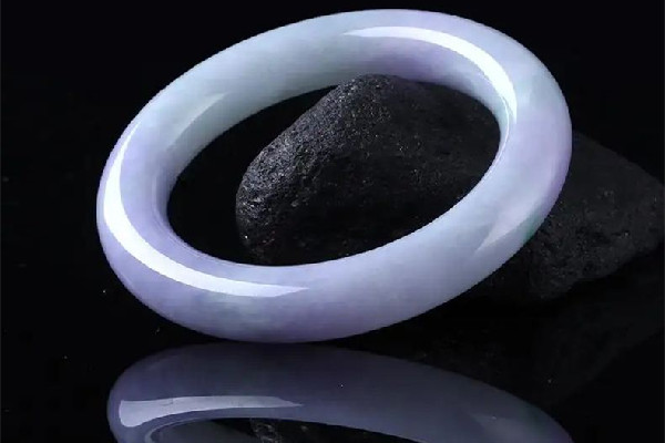 紫羅蘭手鐲會(huì)越戴越透嗎 紫羅蘭手鐲怎么保養(yǎng)會(huì)越來(lái)越亮