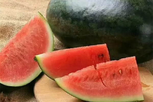 黑美人和麒麟瓜哪個好吃 黑美人西瓜產(chǎn)地是哪里 黑美人和麒麟瓜哪個好吃 黑美人西瓜產(chǎn)地是哪里