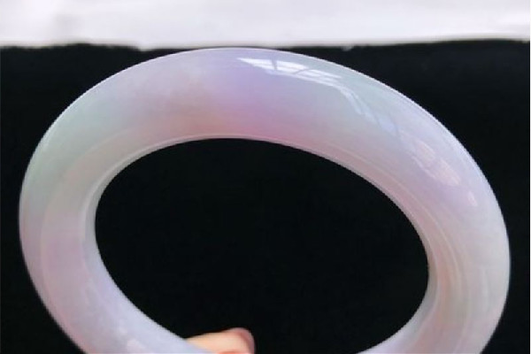 紫羅蘭手鐲有棉絮會(huì)影響價(jià)值嗎 紫羅蘭手鐲棉絮多是假的嗎