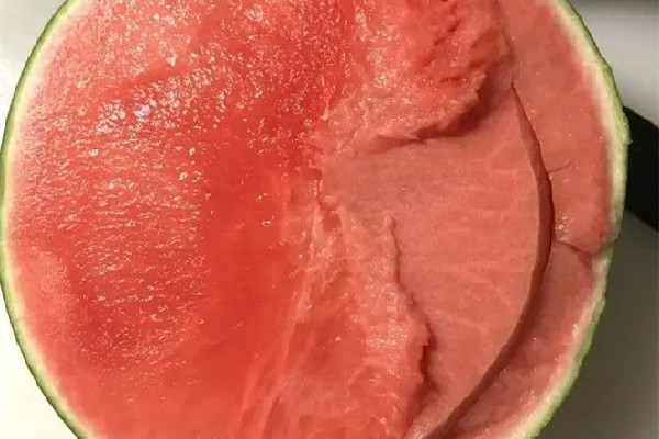 麒麟瓜怎么挑選甜的 麒麟瓜拍打聲音怎么區(qū)分好壞 麒麟瓜怎么挑選甜的 麒麟瓜拍打聲音怎么區(qū)分好壞