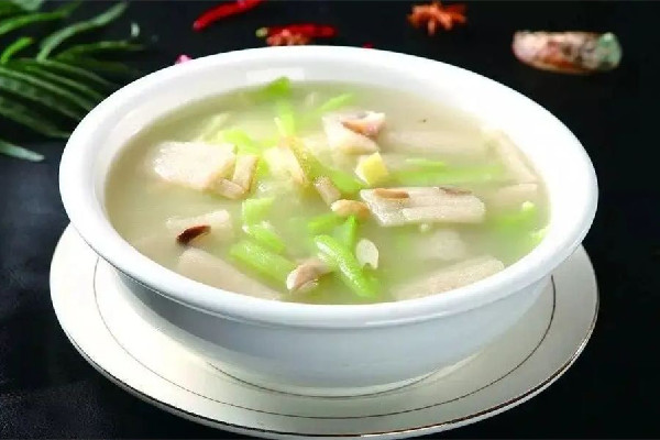 絲瓜湯和鯽魚(yú)湯哪個(gè)更下奶 絲瓜湯適合產(chǎn)婦吃嗎