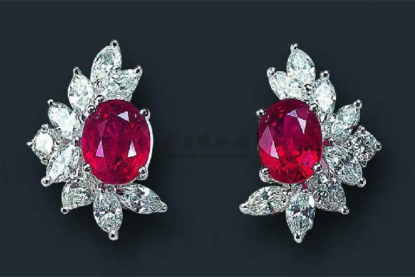 紅寶石怎么辨別真假 紅寶石會(huì)有劃痕嗎 紅寶石怎么辨別真假 紅寶石會(huì)有劃痕嗎