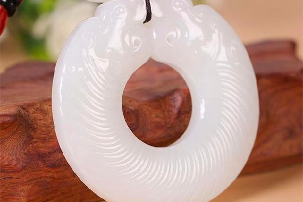 和田玉的作用和功效 和田玉對(duì)身體有害嗎