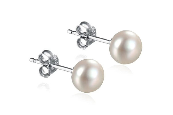 耳釘后面的塞子去不掉怎么辦 耳釘要每天取下來嗎 耳釘后面的塞子去不掉怎么辦 耳釘要每天取下來嗎