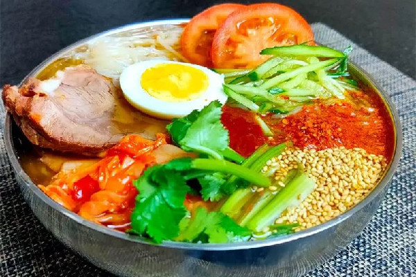 冷面有點(diǎn)發(fā)霉還能吃嗎 冷面怎么保存 冷面有點(diǎn)發(fā)霉還能吃嗎 冷面怎么保存