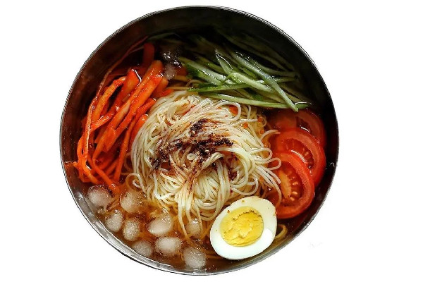 冷面要煮多久才能熟 冷面是冷水下鍋還是熱水下鍋 冷面要煮多久才能熟 冷面是冷水下鍋還是熱水下鍋