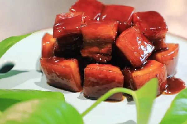 紅燒肉用哪個部位的肉最好 紅燒肉可以用瘦肉做嗎 紅燒肉用哪個部位的肉最好 紅燒肉可以用瘦肉做嗎